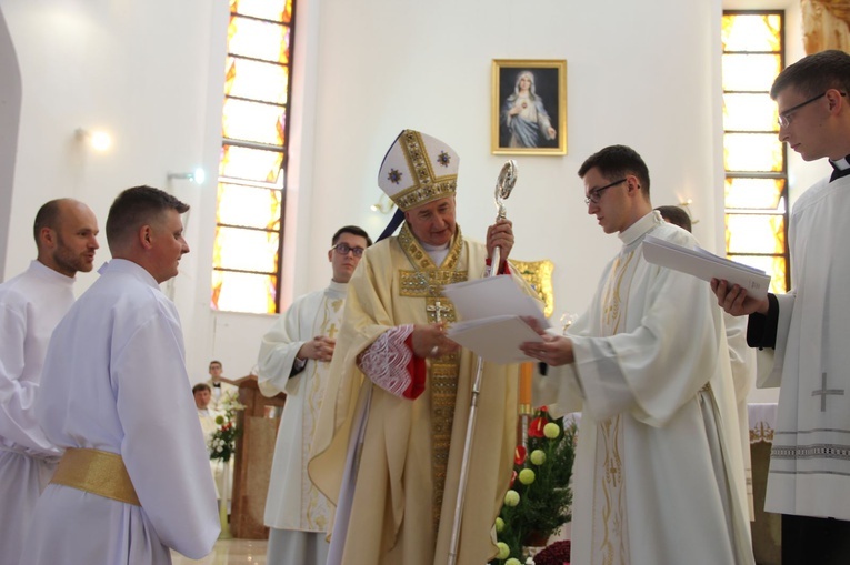 Tarnów. Nadzwyczajni szafarze Komunii św. w kościele bł. Karoliny