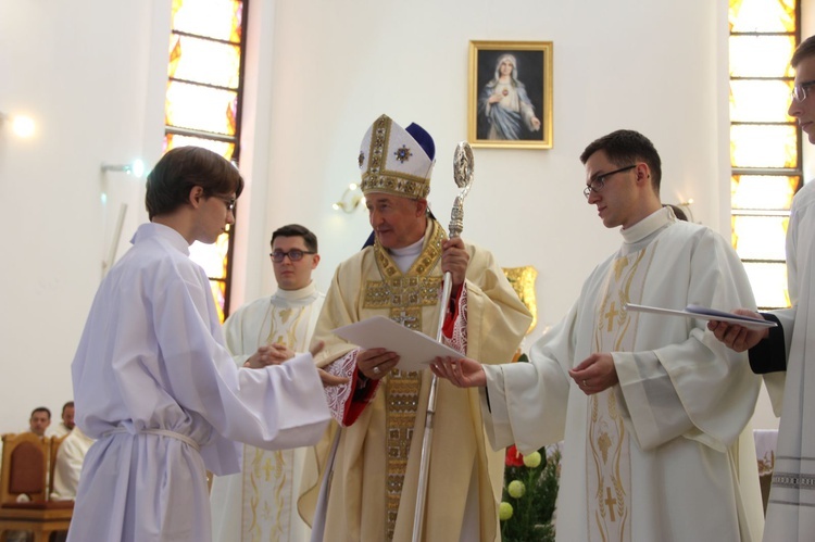 Tarnów. Nadzwyczajni szafarze Komunii św. w kościele bł. Karoliny