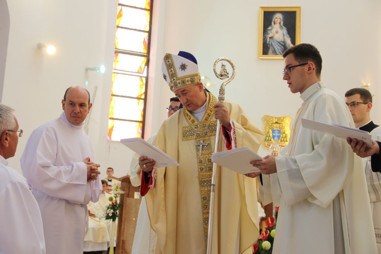 Tarnów. Nadzwyczajni szafarze Komunii św. w kościele bł. Karoliny