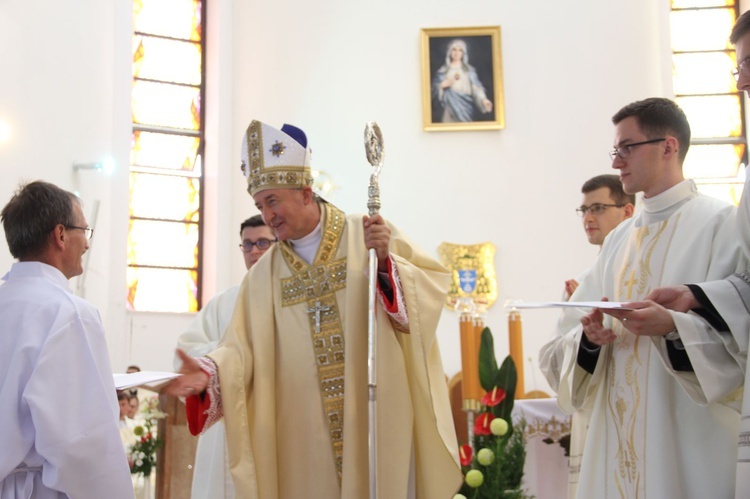 Tarnów. Nadzwyczajni szafarze Komunii św. w kościele bł. Karoliny