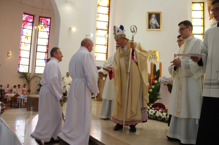 Tarnów. Nadzwyczajni szafarze Komunii św. w kościele bł. Karoliny