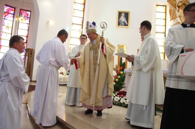 Tarnów. Nadzwyczajni szafarze Komunii św. w kościele bł. Karoliny