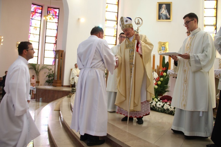 Tarnów. Nadzwyczajni szafarze Komunii św. w kościele bł. Karoliny