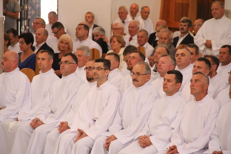 Tarnów. Nadzwyczajni szafarze Komunii św. w kościele bł. Karoliny