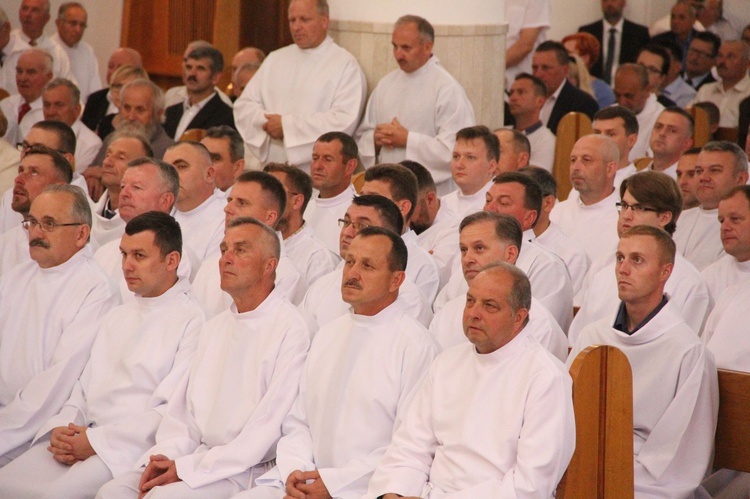 Tarnów. Nadzwyczajni szafarze Komunii św. w kościele bł. Karoliny