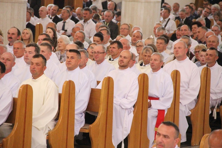 Tarnów. Nadzwyczajni szafarze Komunii św. w kościele bł. Karoliny