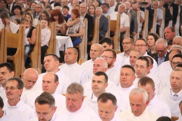 Tarnów. Nadzwyczajni szafarze Komunii św. w kościele bł. Karoliny