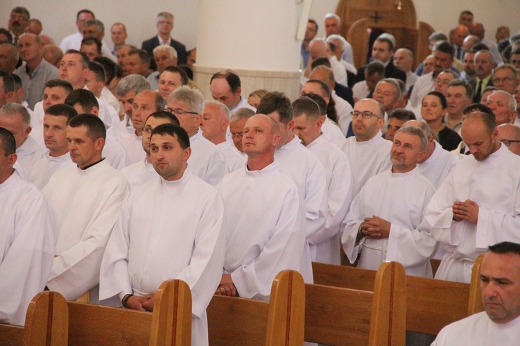 Tarnów. Nadzwyczajni szafarze Komunii św. w kościele bł. Karoliny