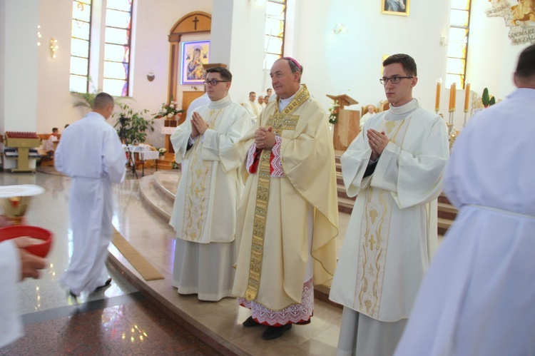 Tarnów. Nadzwyczajni szafarze Komunii św. w kościele bł. Karoliny