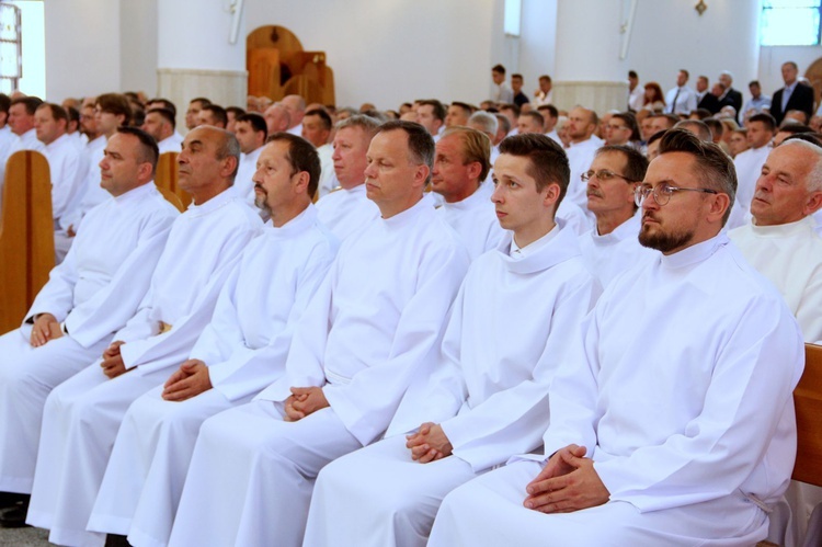 Tarnów. Nadzwyczajni szafarze Komunii św. w kościele bł. Karoliny