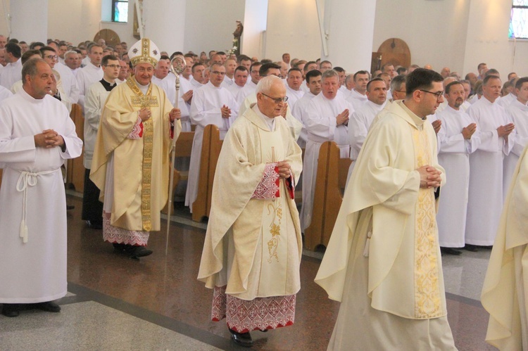 Tarnów. Nadzwyczajni szafarze Komunii św. w kościele bł. Karoliny