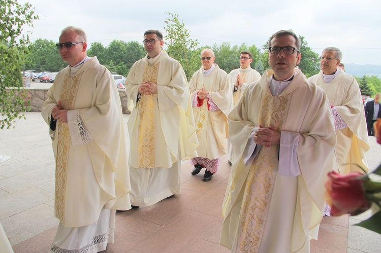 Tarnów. Nadzwyczajni szafarze Komunii św. w kościele bł. Karoliny