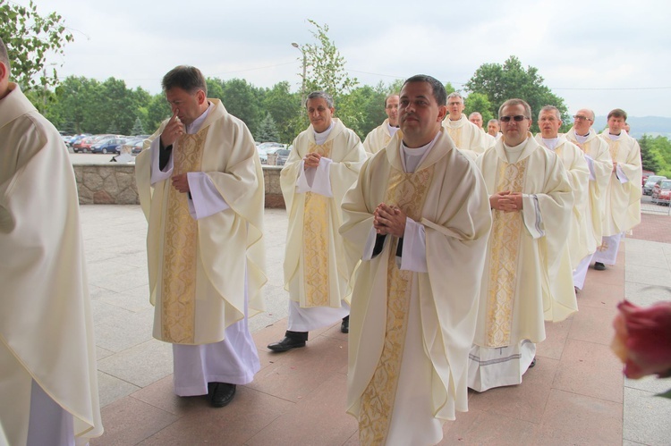 Tarnów. Nadzwyczajni szafarze Komunii św. w kościele bł. Karoliny