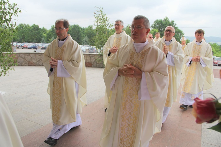 Tarnów. Nadzwyczajni szafarze Komunii św. w kościele bł. Karoliny