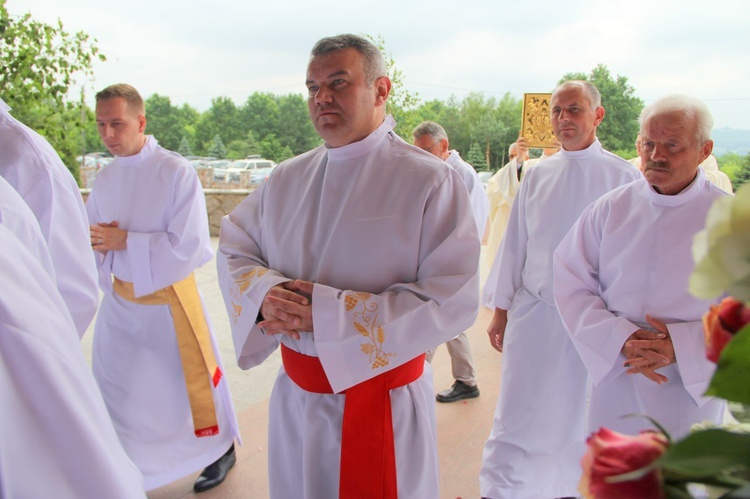 Tarnów. Nadzwyczajni szafarze Komunii św. w kościele bł. Karoliny