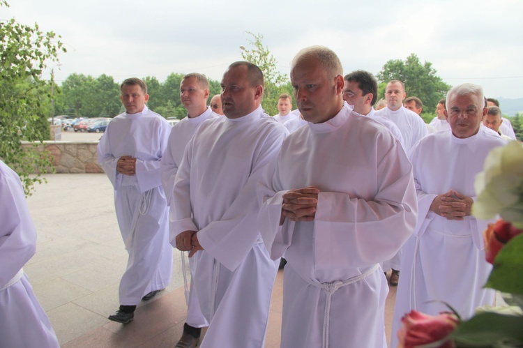 Tarnów. Nadzwyczajni szafarze Komunii św. w kościele bł. Karoliny