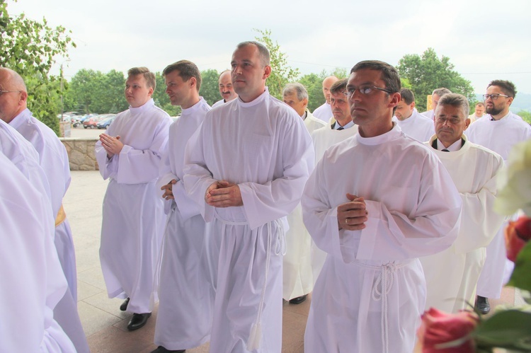 Tarnów. Nadzwyczajni szafarze Komunii św. w kościele bł. Karoliny