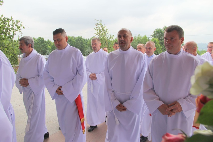 Tarnów. Nadzwyczajni szafarze Komunii św. w kościele bł. Karoliny