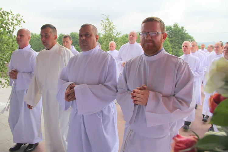 Tarnów. Nadzwyczajni szafarze Komunii św. w kościele bł. Karoliny