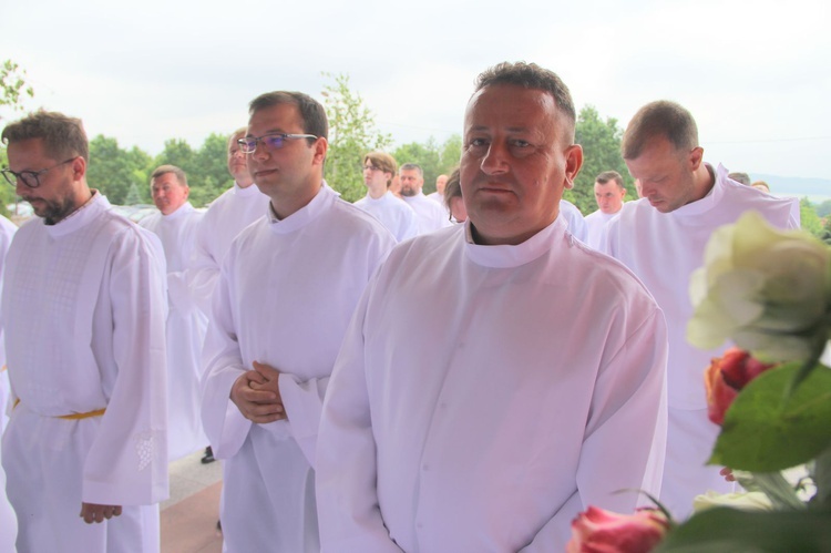 Tarnów. Nadzwyczajni szafarze Komunii św. w kościele bł. Karoliny