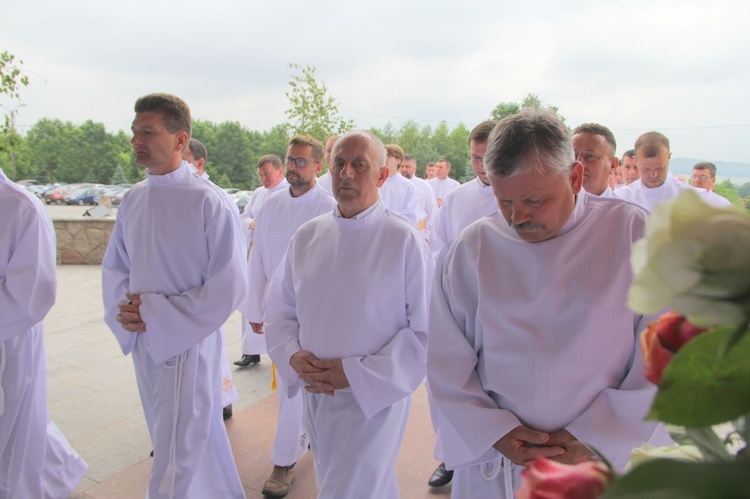 Tarnów. Nadzwyczajni szafarze Komunii św. w kościele bł. Karoliny