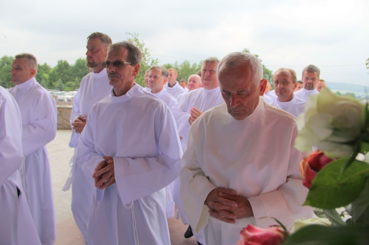 Tarnów. Nadzwyczajni szafarze Komunii św. w kościele bł. Karoliny