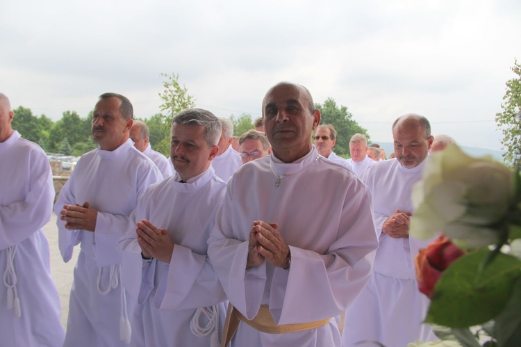 Tarnów. Nadzwyczajni szafarze Komunii św. w kościele bł. Karoliny