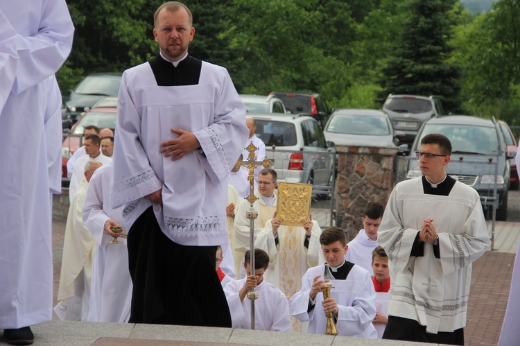 Tarnów. Nadzwyczajni szafarze Komunii św. w kościele bł. Karoliny