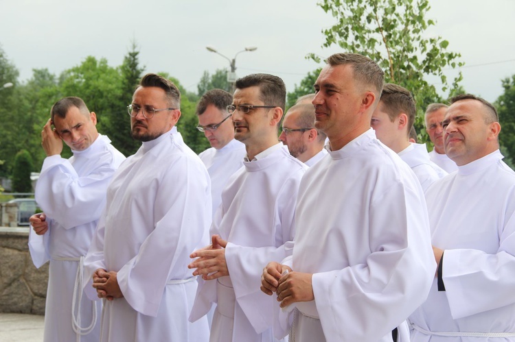 Tarnów. Nadzwyczajni szafarze Komunii św. w kościele bł. Karoliny