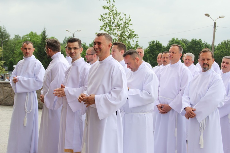 Tarnów. Nadzwyczajni szafarze Komunii św. w kościele bł. Karoliny