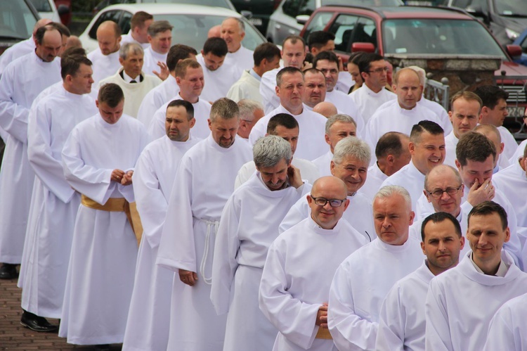 Tarnów. Nadzwyczajni szafarze Komunii św. w kościele bł. Karoliny