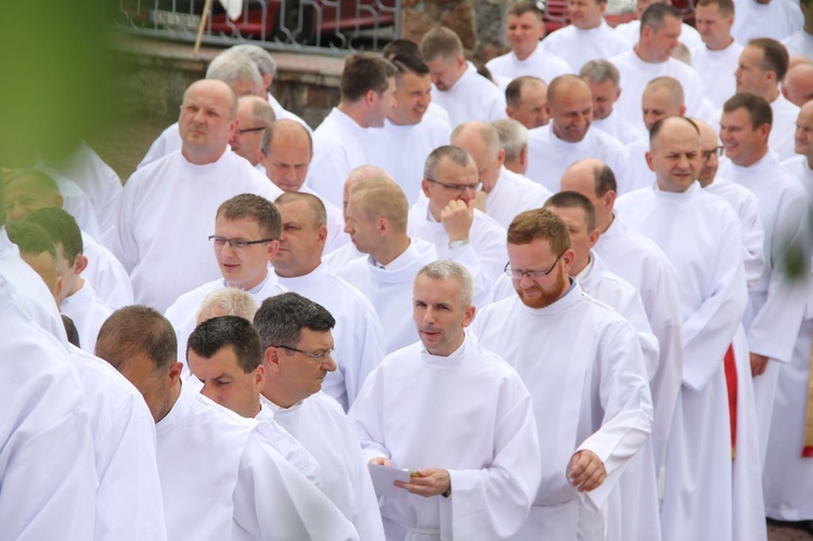 Tarnów. Nadzwyczajni szafarze Komunii św. w kościele bł. Karoliny