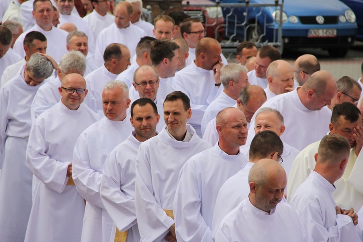 Tarnów. Nadzwyczajni szafarze Komunii św. w kościele bł. Karoliny