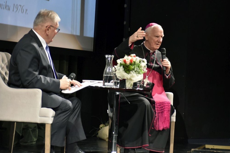 Msza św. i benefis z okazji 50-lecia kapłaństwa bp. Ignacego Deca