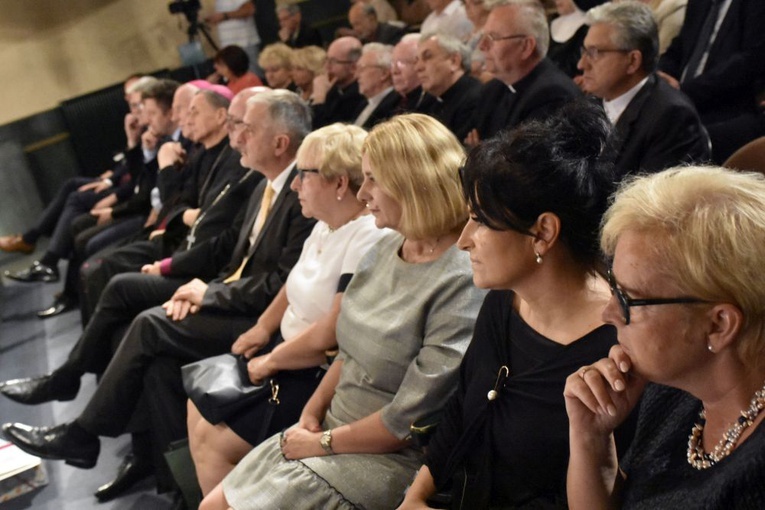 Msza św. i benefis z okazji 50-lecia kapłaństwa bp. Ignacego Deca