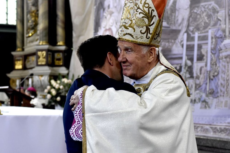 Msza św. i benefis z okazji 50-lecia kapłaństwa bp. Ignacego Deca