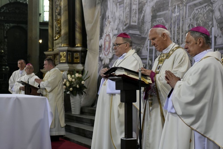 Msza św. i benefis z okazji 50-lecia kapłaństwa bp. Ignacego Deca