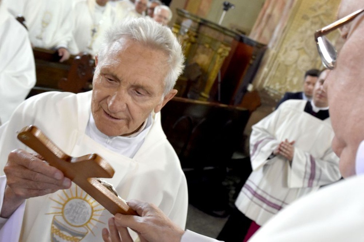 Msza św. i benefis z okazji 50-lecia kapłaństwa bp. Ignacego Deca