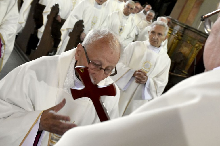 Msza św. i benefis z okazji 50-lecia kapłaństwa bp. Ignacego Deca