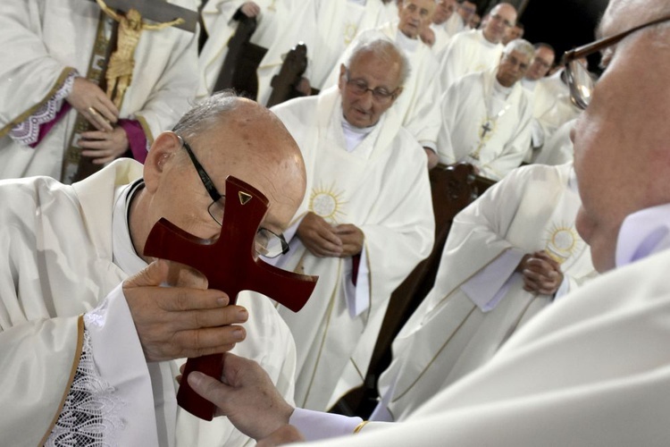 Msza św. i benefis z okazji 50-lecia kapłaństwa bp. Ignacego Deca