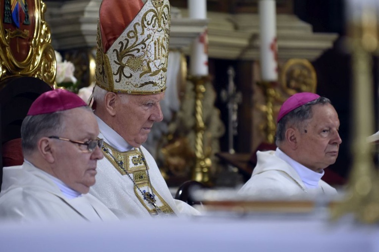 Msza św. i benefis z okazji 50-lecia kapłaństwa bp. Ignacego Deca