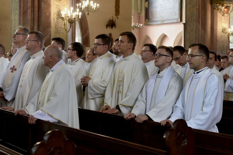Msza św. i benefis z okazji 50-lecia kapłaństwa bp. Ignacego Deca