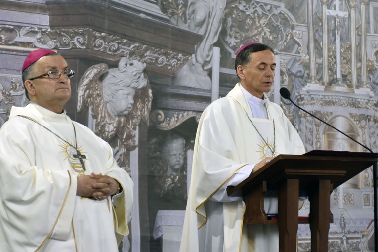 Msza św. i benefis z okazji 50-lecia kapłaństwa bp. Ignacego Deca