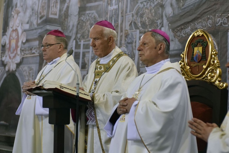 Msza św. i benefis z okazji 50-lecia kapłaństwa bp. Ignacego Deca