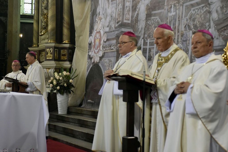 Msza św. i benefis z okazji 50-lecia kapłaństwa bp. Ignacego Deca