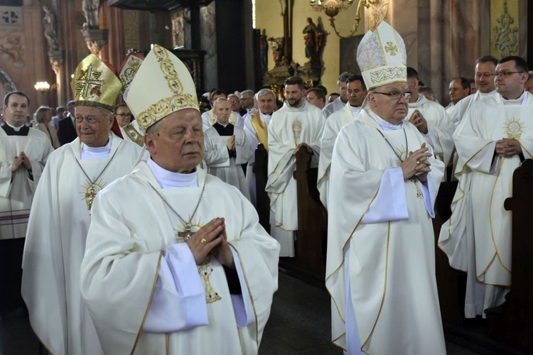 Msza św. i benefis z okazji 50-lecia kapłaństwa bp. Ignacego Deca