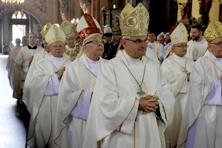 Msza św. i benefis z okazji 50-lecia kapłaństwa bp. Ignacego Deca