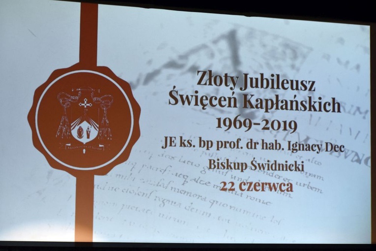 Msza św. i benefis z okazji 50-lecia kapłaństwa bp. Ignacego Deca