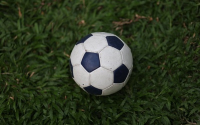Z powodu prowokacji watykańska żeńska drużyna w piłce nożnej nie rozegrała debiutanckiego meczu