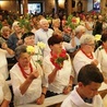 Błogosławienie róż - atrybutu św. Rity - które zostaną zaniesione chorym.